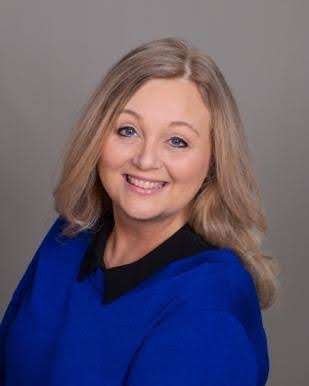 Stephanie Headshot